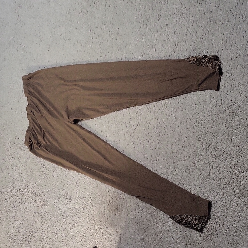 Pants - Picture 3 of 10